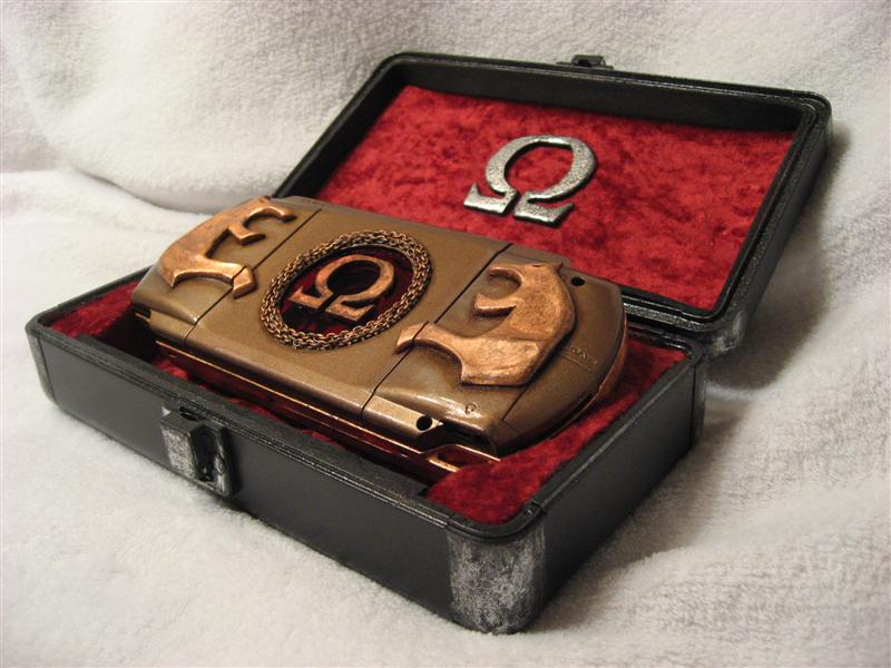 Illustration for article titled Sony PSP God of War Mod Looks Bloodthirstily Fantastic